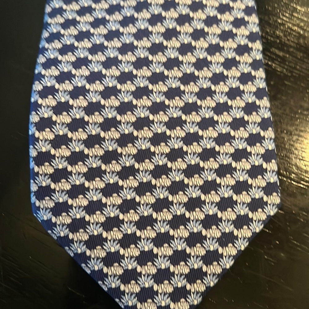 Salvatore ferragamo men’s tie; 3 inch wide
